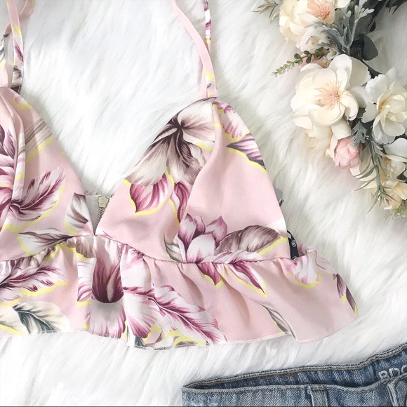 Missguided Tops - Missguided Blush Tropical Cami Crop Top